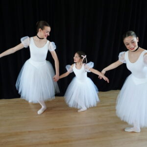 Students perform dance | Marblehead School of Ballet and Dance Students perform dance